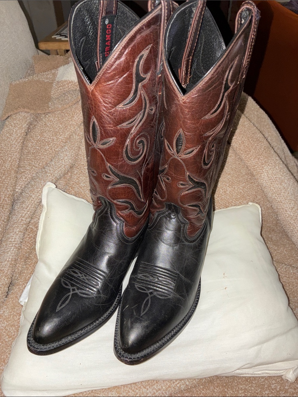 Two-Tone Vintage Western Cowboy Boots - Black & Brown Embroidered